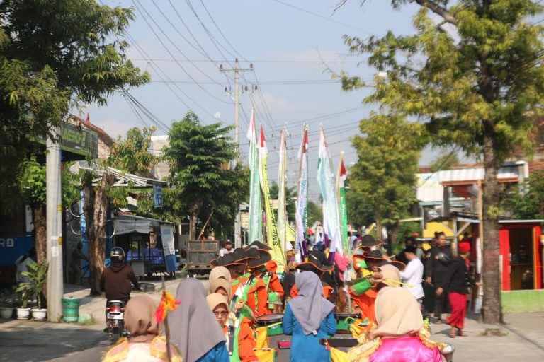 KIRAB SANTRI MENJELANG ACARA PUNCAK HAUL AKBAR