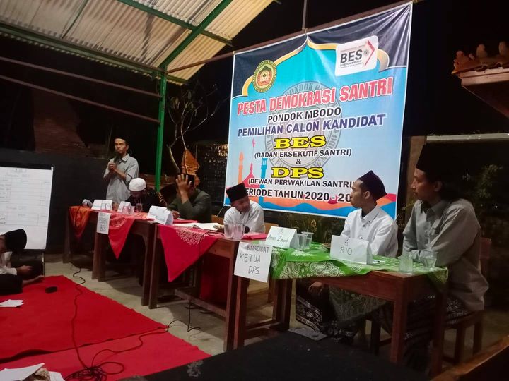 Pesta Demokrasi Santri Pondok Mbodo